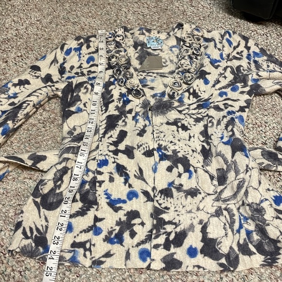 New Tabitha 100% wool cardigan - Picture 7 of 9